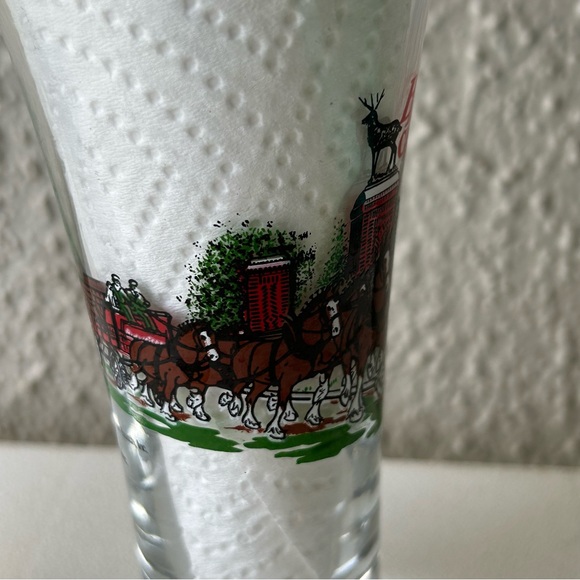Budweiser Clydesdale Pilsner Beer Glasses 1999 Lot of 2 Winter Holiday like new - Picture 6 of 11